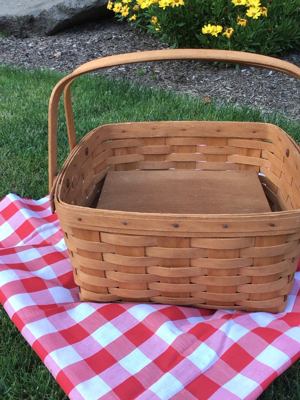 Longaberger Natural Brown Woven Picnic Basket with Handle